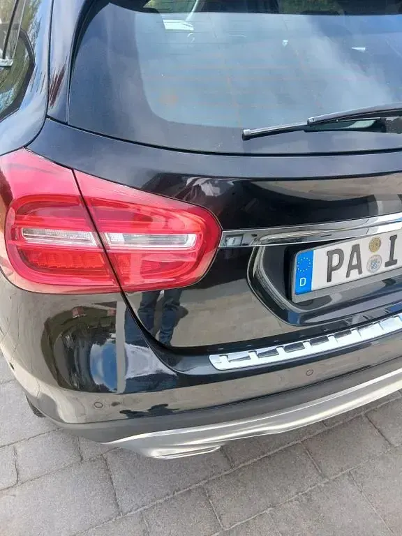 Używany Mercedes GLA180 122 KM (89 kW) 2016 Czarny SUV