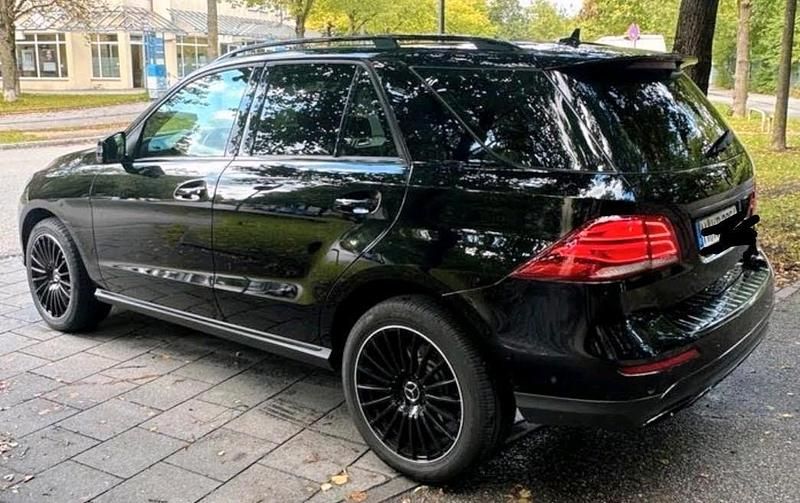 Schwarz Gebraucht 2015 Mercedes GLE350 AMG line SUV | 20.900 € (Superpreis) - Bild 1/4