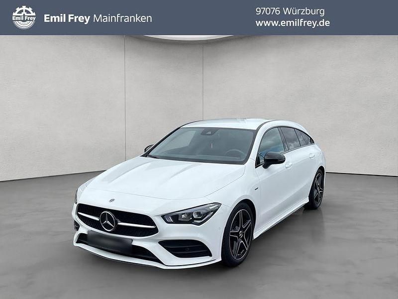 Weiß Gebraucht 2021 Mercedes CLA180 Shooting Brake AMG Kombi | 24.350 € (Fairer Preis) - Bild 1/4