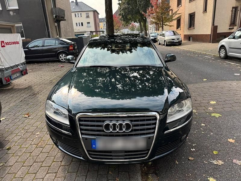 Grün Gebraucht 2008 Audi A8 Limousine | 12.500 € (Teuer) - Bild 1/4