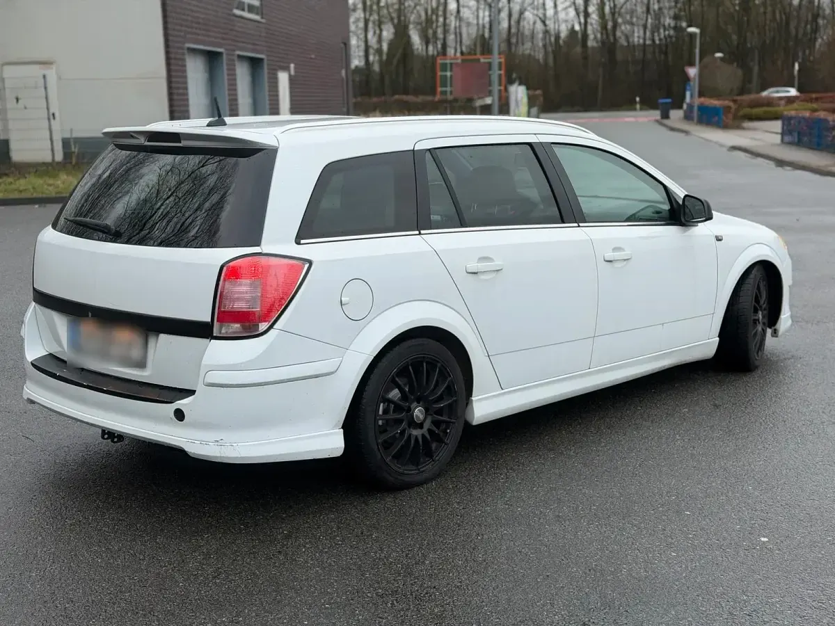 Gebraucht Opel Astra 115 PS (84 kW) 2010 Weiß Kombi