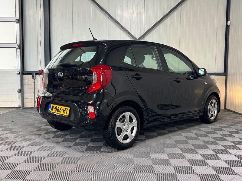 Gebraucht Kia Picanto 67 PS (49 kW) 2018 Schwarz Kleinwagen