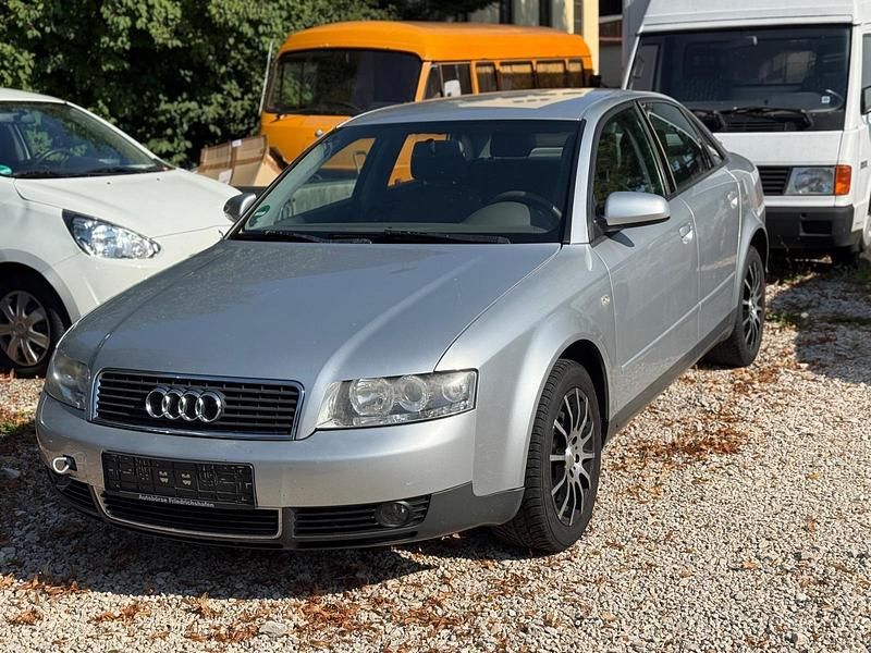 Silber Gebraucht 2001 Audi A4 Basis Limousine | 550 € (Superpreis) - Bild 1/4