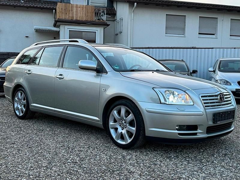 Silber Gebraucht 2005 Toyota Avensis Executive Kombi | 7.390 € - Bild 1/4