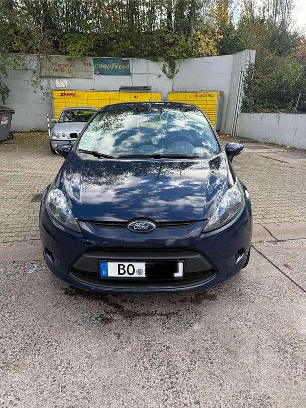 Gebraucht Ford Fiesta Trend 82 PS (60 kW) 2012 Blau Kleinwagen