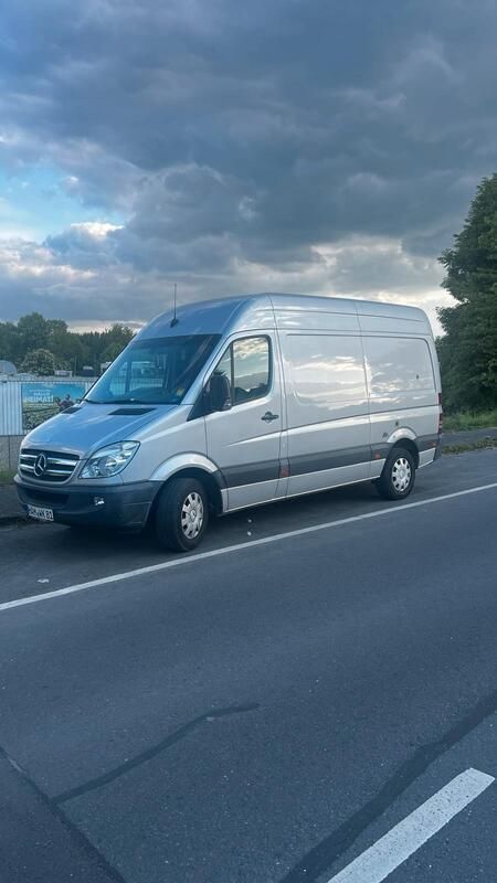 Silber Gebraucht 2013 Mercedes 316 Van | 9.000 € - Bild 1/4