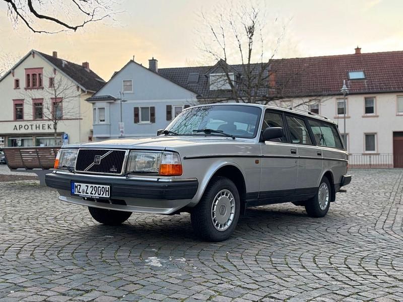 Gebraucht Volvo 245 116 PS (85 kW) 1991 Silber Kombi