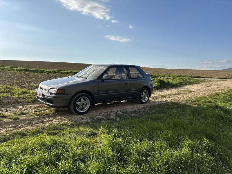 Gebraucht 1991 Mazda 323 Limousine | 14.999 € - Bild 1/4