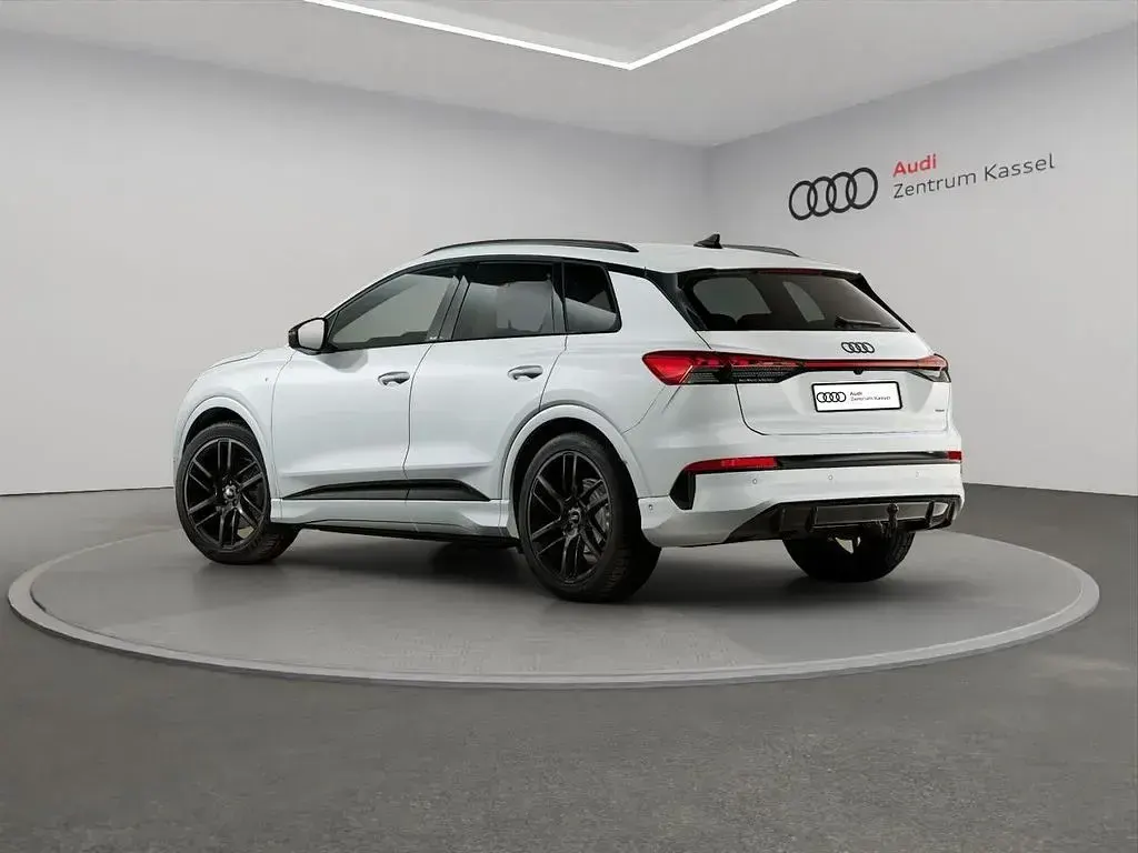 Nowe Audi Q4 e-tron S-Line 219 kW (299 KM) 2026 Biały SUV