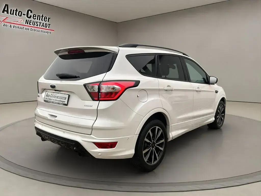 Gebraucht Ford Kuga ST-Line 150 PS (110 kW) 2018 Weiß SUV