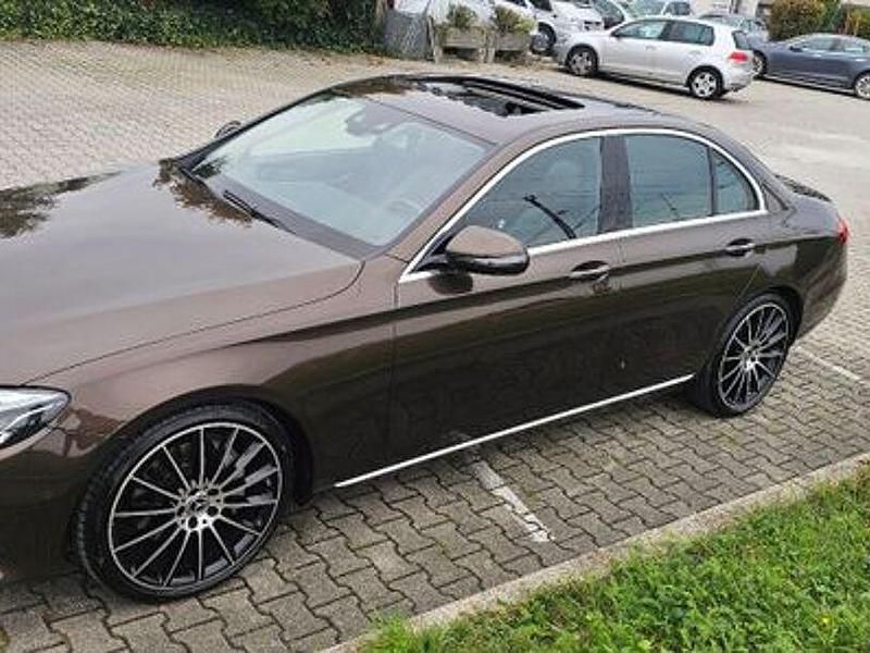 Gebraucht Mercedes E350 Avantgarde 258 PS (189 kW) 2017 Braun Limousine