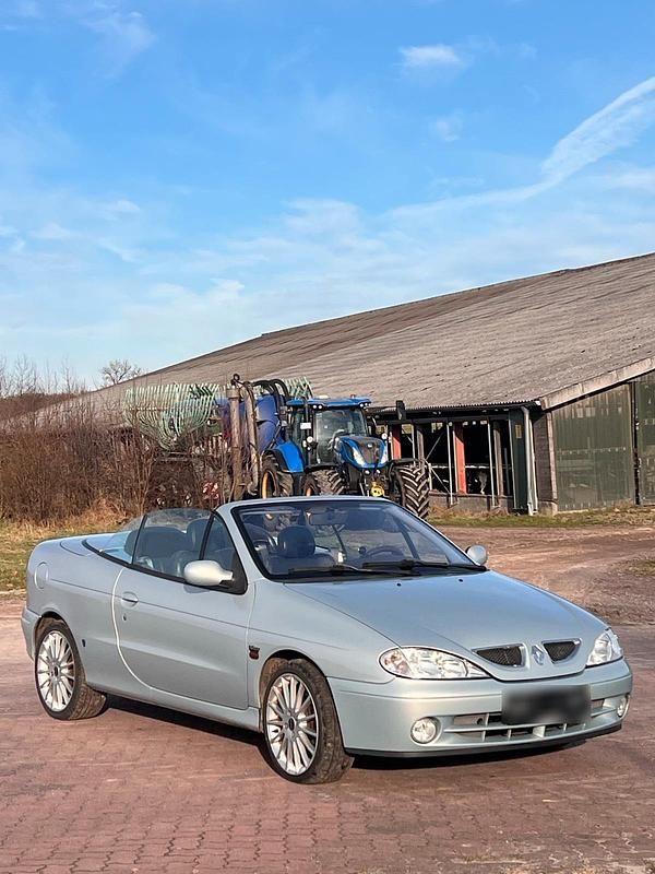 Gebraucht Renault Mégane Cabriolet 107 PS (78 kW) 2001 Silber Cabrio