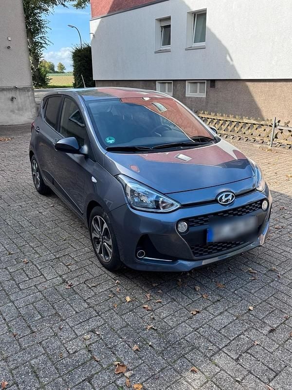 Grau Gebraucht 2019 Hyundai i10 Passion Plus Kleinwagen | 10.499 € (Guter Preis) - Bild 1/4