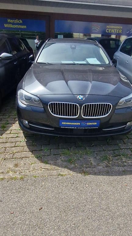 Gebraucht BMW 530 258 PS (189 kW) 2013 Grau Kombi