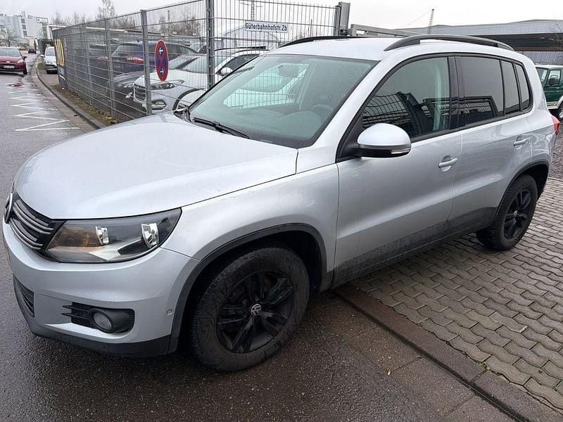 Gebraucht VW Tiguan Trendline 140 PS (102 kW) 2012 Silber SUV