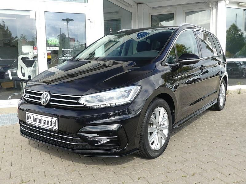 Schwarz Gebraucht 2017 VW Touran Highline Van / Kleinbus | 18.990 € (Fairer Preis) - Bild 1/4