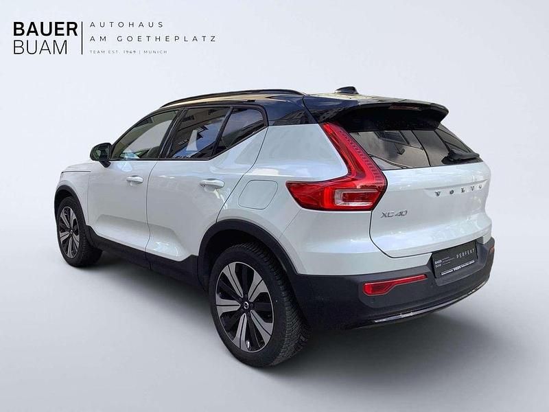 Gebraucht Volvo XC40 Plus 169 kW (231 PS) 2022 Crystal white / metallic SUV
