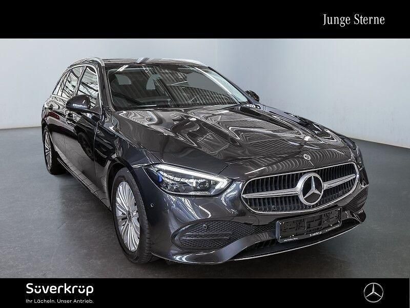 Andere farbe Gebraucht 2022 Mercedes C300 Avantgarde Kombi | 38.855 € (Guter Preis) - Bild 1/4