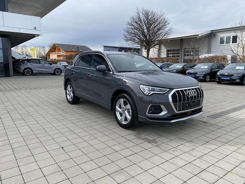 Chronosgrau metallic Gebraucht 2021 Audi Q3 Advanced SUV | 30.080 € (Fairer Preis) - Bild 1/1