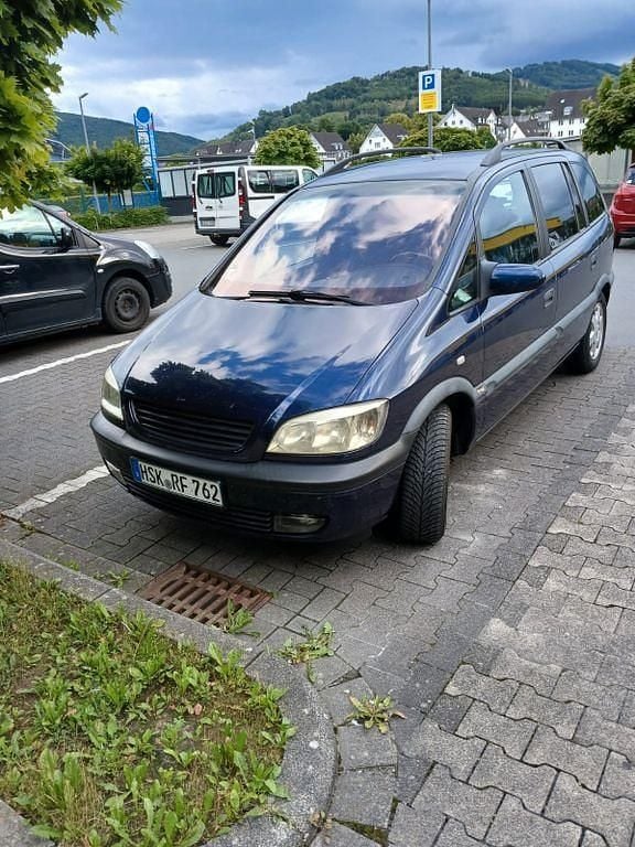 Blau Gebraucht 2001 Opel Zafira Executive Van / Kleinbus | 850 € (Guter Preis) - Bild 1/4