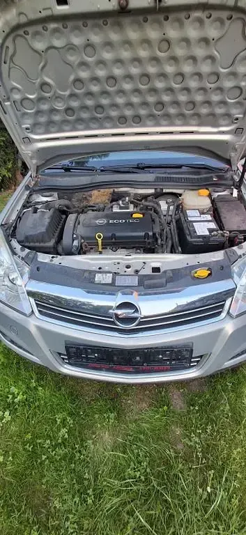 Gebraucht Opel Astra Edition 116 PS (85 kW) 2008 Grau Limousine