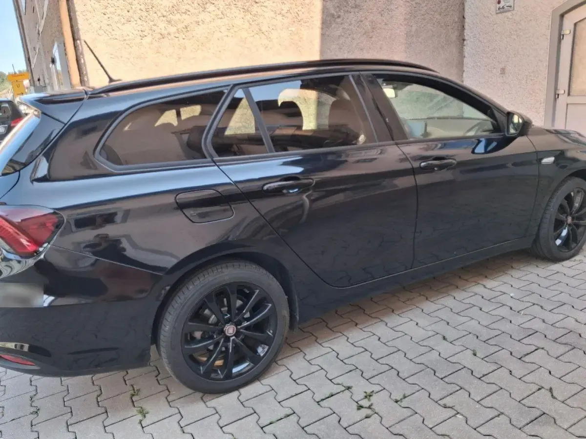 Gebraucht Fiat Tipo 120 PS (88 kW) 2018 Schwarz Kombi