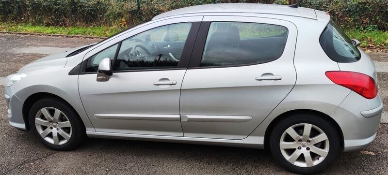 Silber Gebraucht 2008 Peugeot 308 Sport Limousine | 4.400 € (Etwas zu teuer) - Bild 1/4
