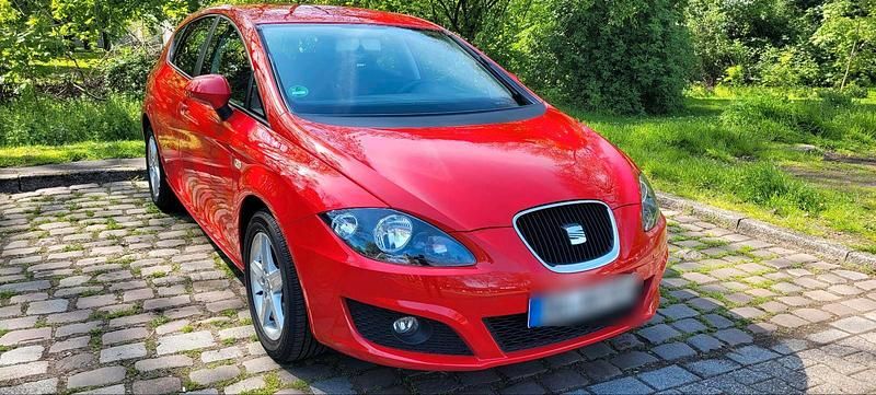 Rot Gebraucht 2012 Seat Leon Copa Limousine | 8.850 € (Guter Preis) - Bild 1/4