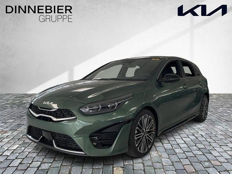 Neu Kia Ceed GT-Line 140 PS (102 kW) 2025 Grün (metallic) Kleinwagen
