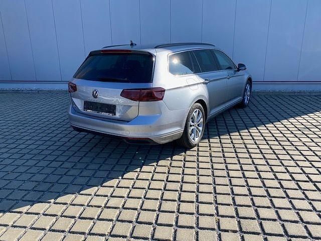 Gebraucht VW Passat S 150 PS (110 kW) 2023 Pyritsilber metallic Kombi