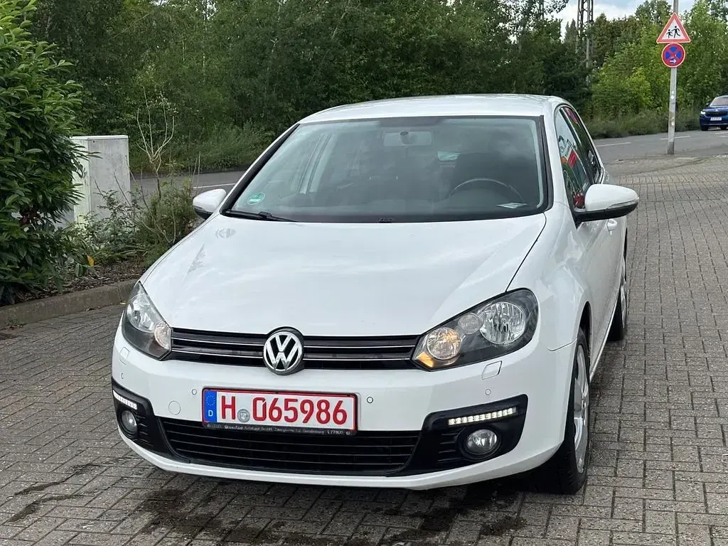 Gebraucht VW Golf VI 80 PS (58 kW) 2010 Weiß Kleinwagen