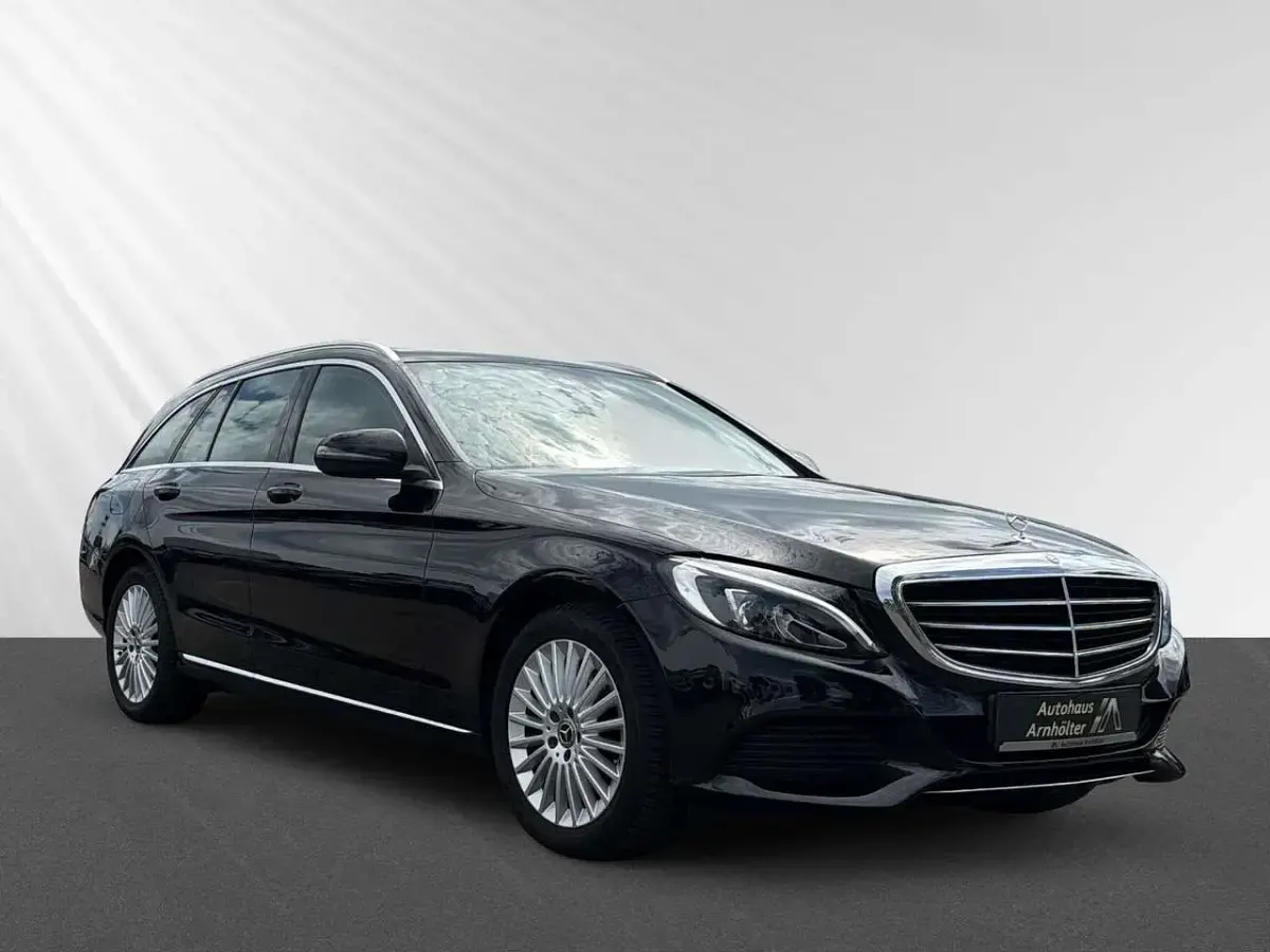 Gebraucht Mercedes C180 Exclusive 156 PS (114 kW) 2017 Obsidianschwarz  metalliclack Kombi