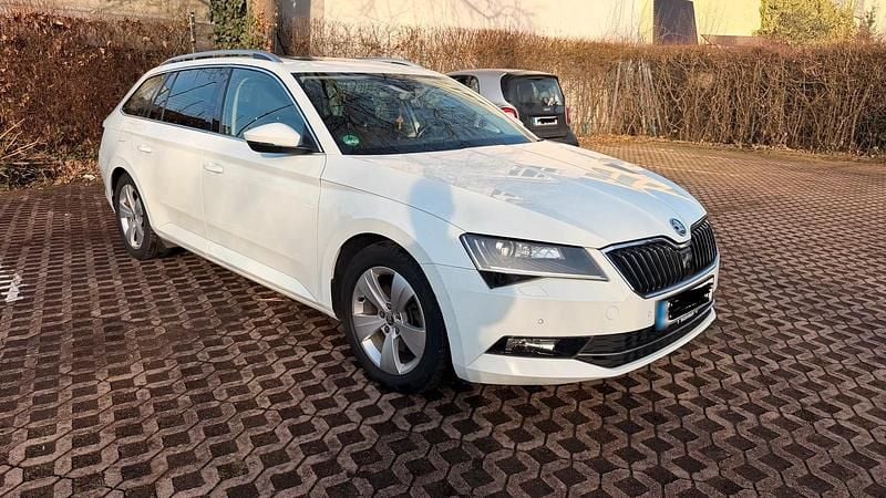 Gebraucht Skoda Superb 150 PS (110 kW) 2017 Weiß Kombi