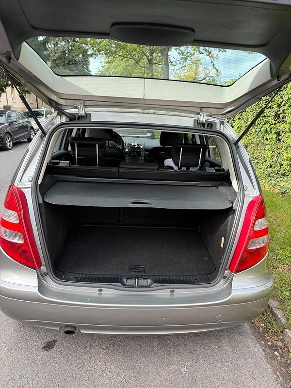 Gebraucht Mercedes A180 140 PS (102 kW) 2007 Gold Kleinwagen