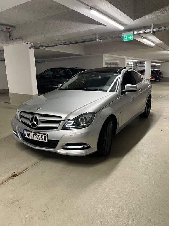Silber Gebraucht 2011 Mercedes C220 Coupé | 9.800 € (Fairer Preis) - Bild 1/4