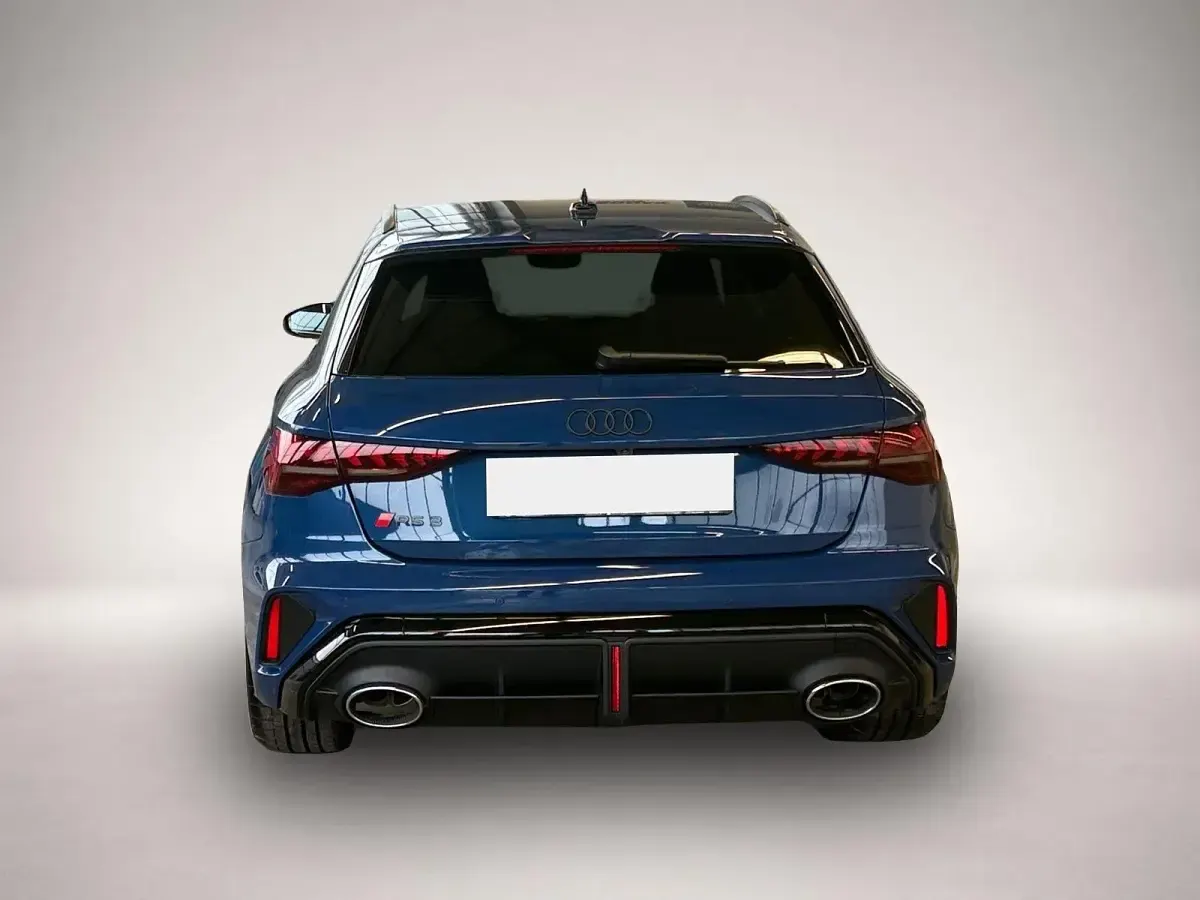 Gebraucht Audi RS3 Comfort 400 PS (294 kW) 2025 Manufacturer Limousine