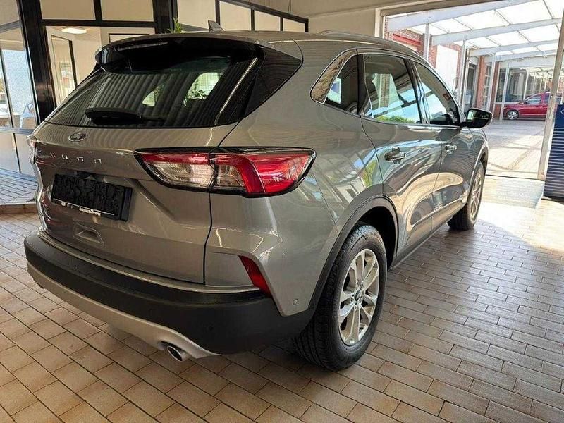 Gebraucht Ford Kuga Titanium 120 PS (88 kW) 2024 Solarsilber SUV
