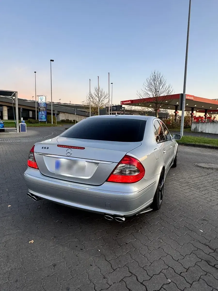 Gebraucht Mercedes E320 224 PS (164 kW) 2006 Silber Limousine