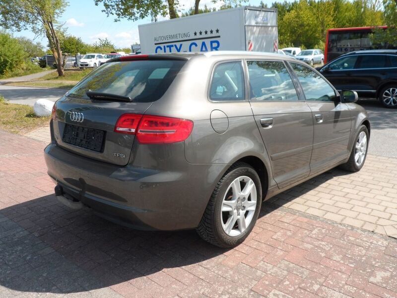 Gebraucht Audi A3 Sportback Attraction 125 PS (91 kW) 2011 Grau Kleinwagen