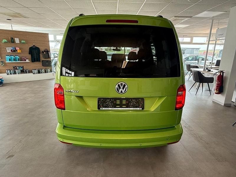 Gebraucht VW Caddy Comfortline 125 PS (91 kW) 2018 Grün Van / Kleinbus