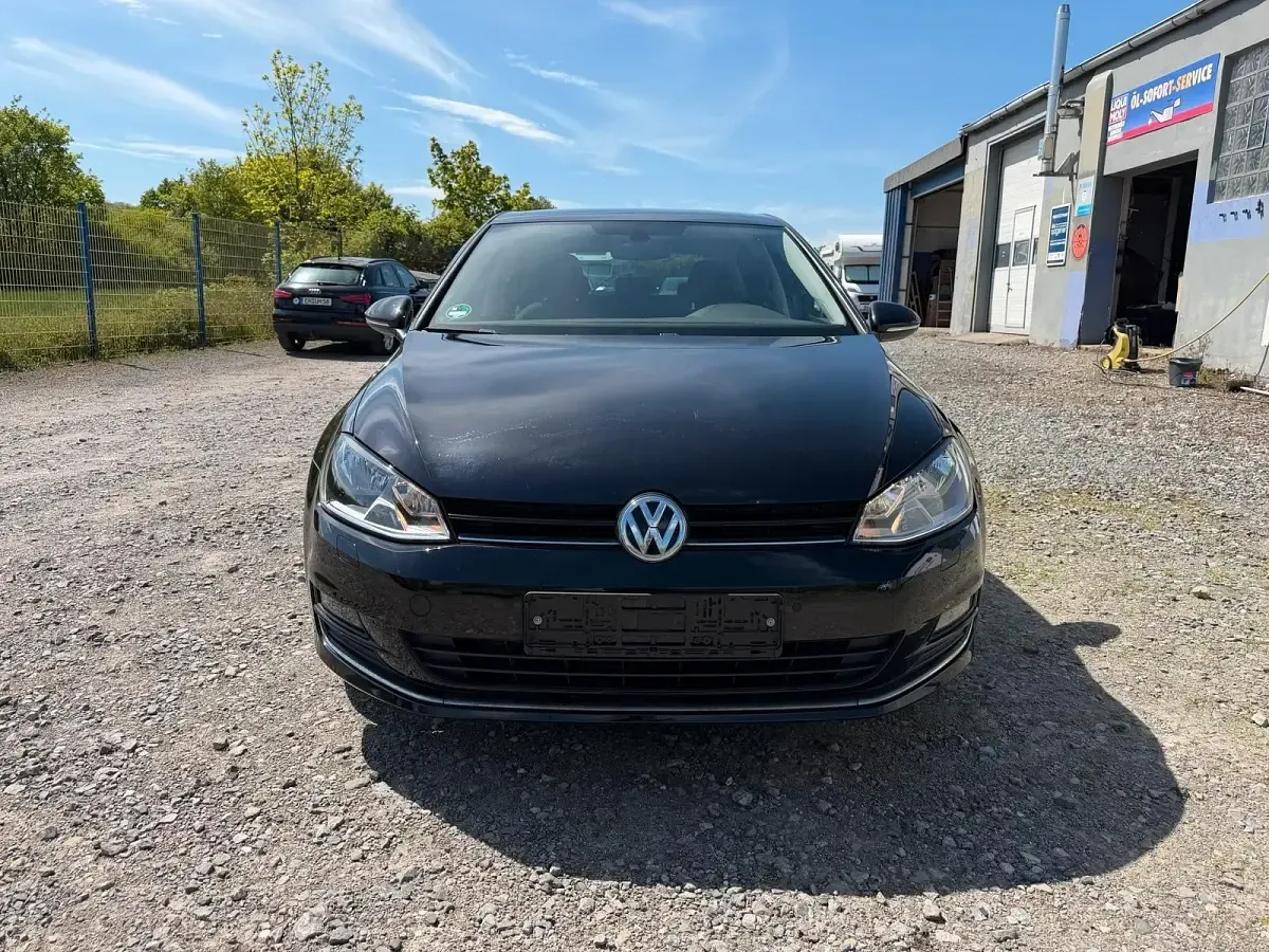 Second-hand VW Golf VII Allstar 86 CP (63 kW) 2016 Negru Hatchback
