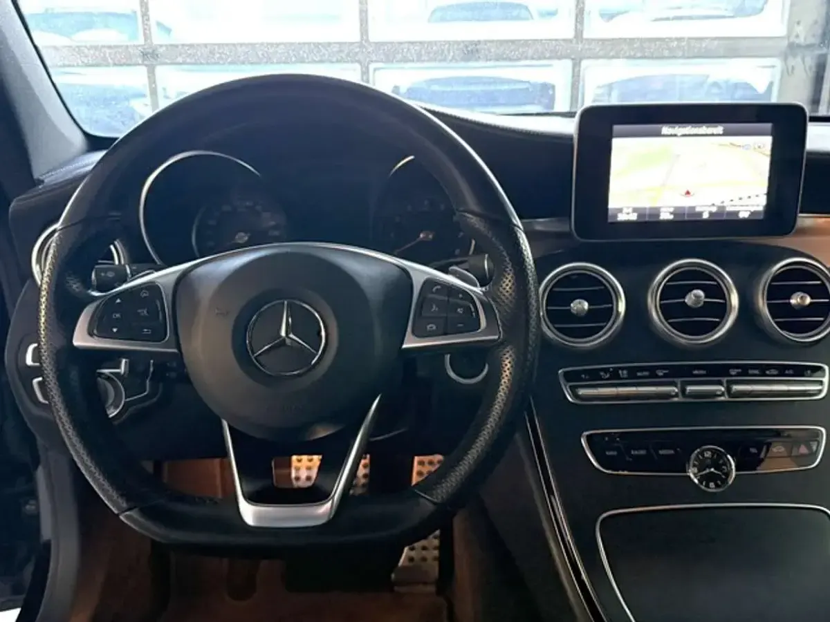 Gebraucht Mercedes C180 AMG 156 PS (114 kW) 2016 Obsidianschwarz Coupé