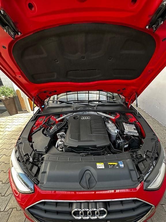 Gebraucht Audi A4 Ambiente 163 PS (119 kW) 2021 Rot Kombi