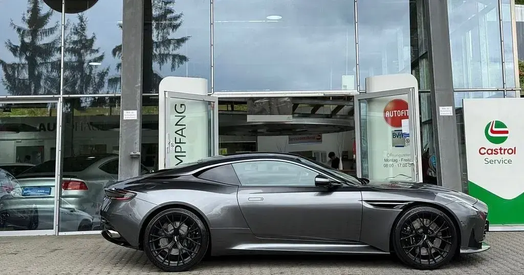 Gebraucht Aston Martin DB12 680 PS (500 kW) 2024 Grau Coupé