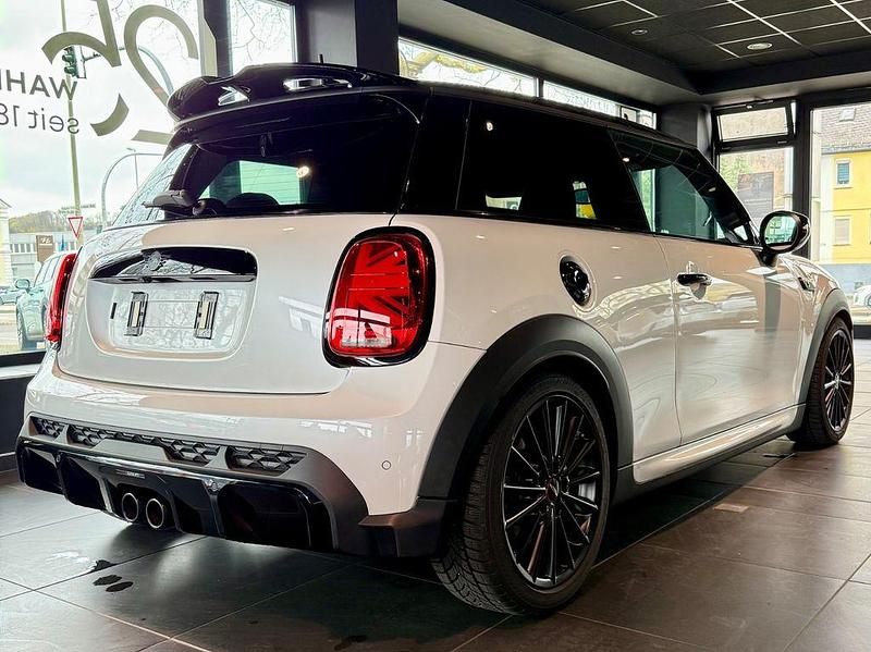 Gebraucht Mini John Cooper Works 178 PS (130 kW) 2023 Weiß Kleinwagen