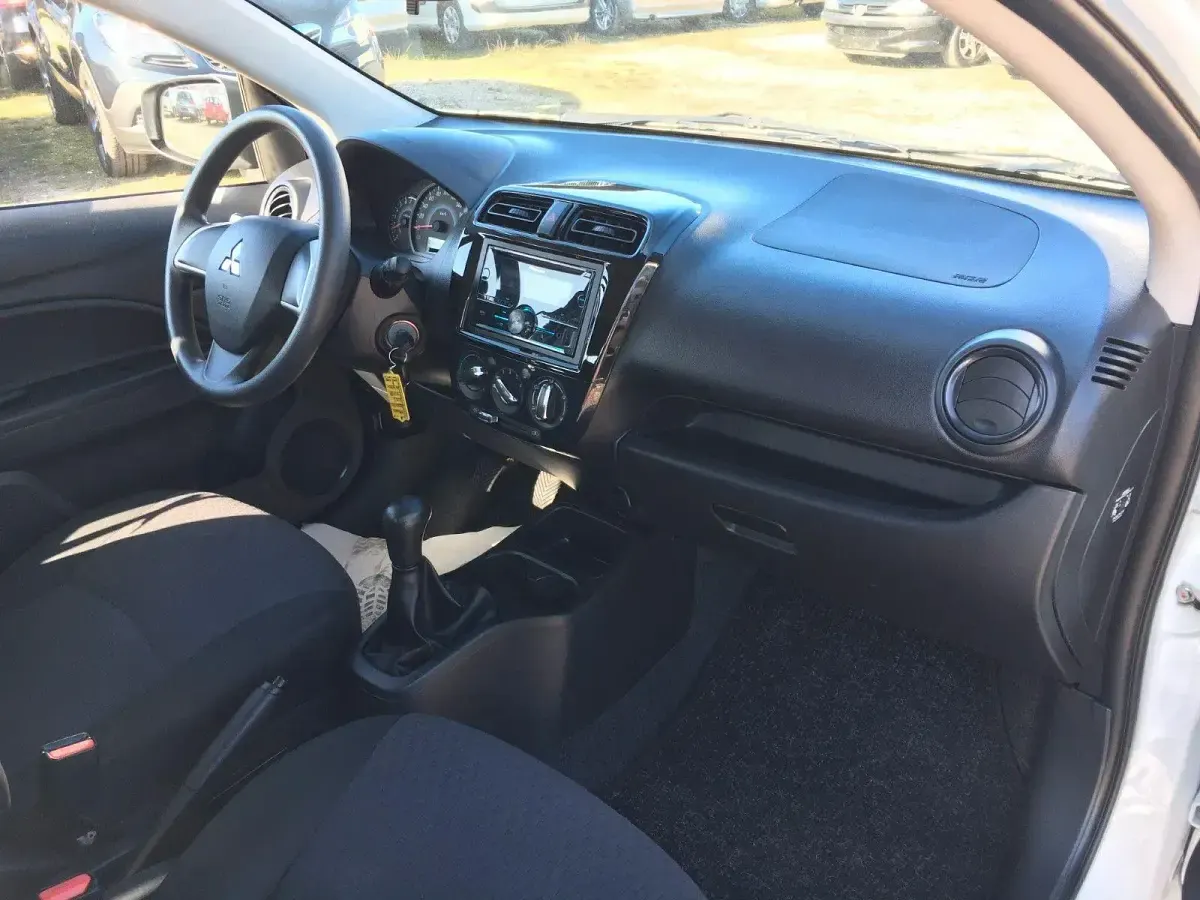 Gebraucht Mitsubishi Space Star Basis 71 PS (52 kW) 2017 Weiß Kleinwagen
