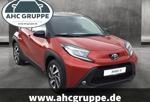 Gebraucht Toyota Aygo X Basis 72 PS (52 kW) 2025 Rot SUV