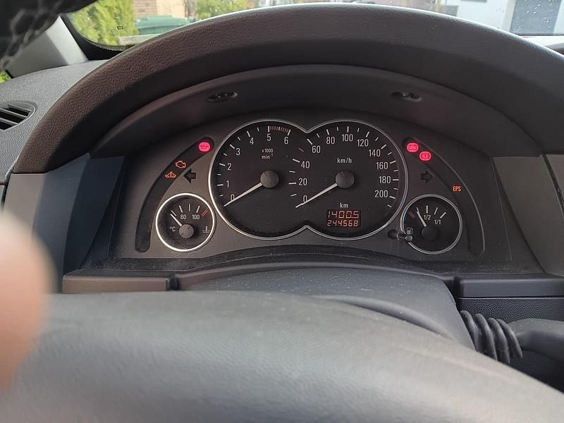 Gebraucht Opel Meriva 100 PS (73 kW) 2005 Schwarz Van / Kleinbus