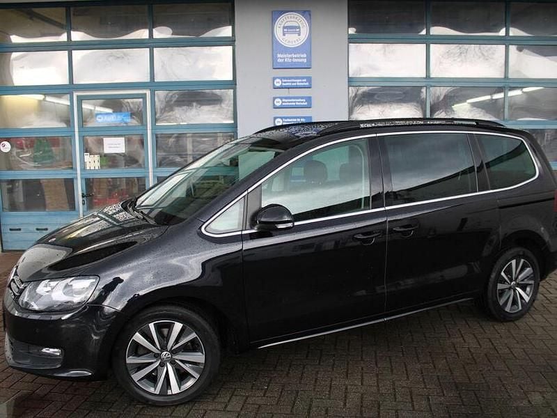 Schwarz Gebraucht 2020 VW Sharan Van / Kleinbus | 18.749 € (Guter Preis) - Bild 1/4