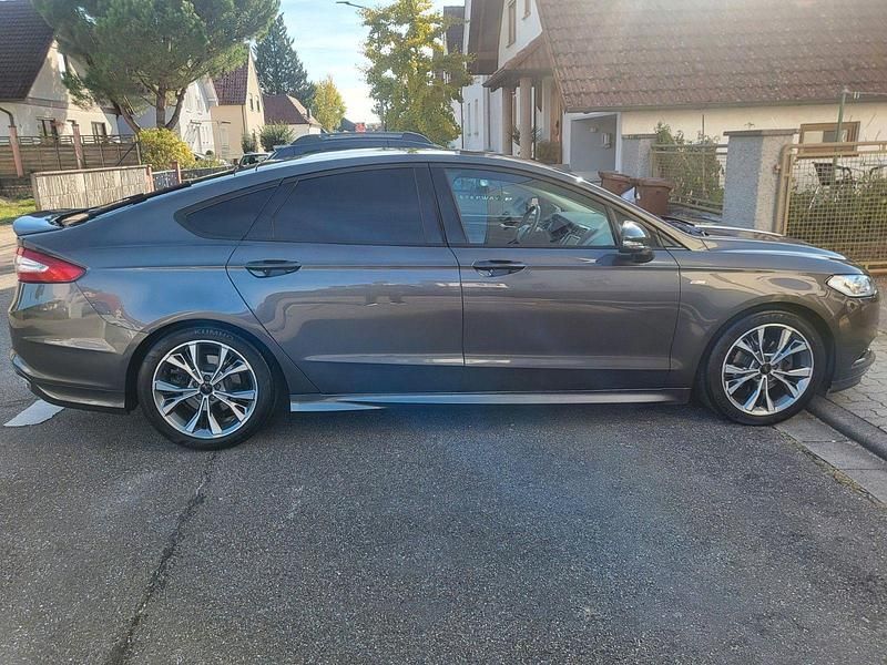 Gebraucht Ford Mondeo ST-Line 209 PS (153 kW) 2017 Grau Limousine